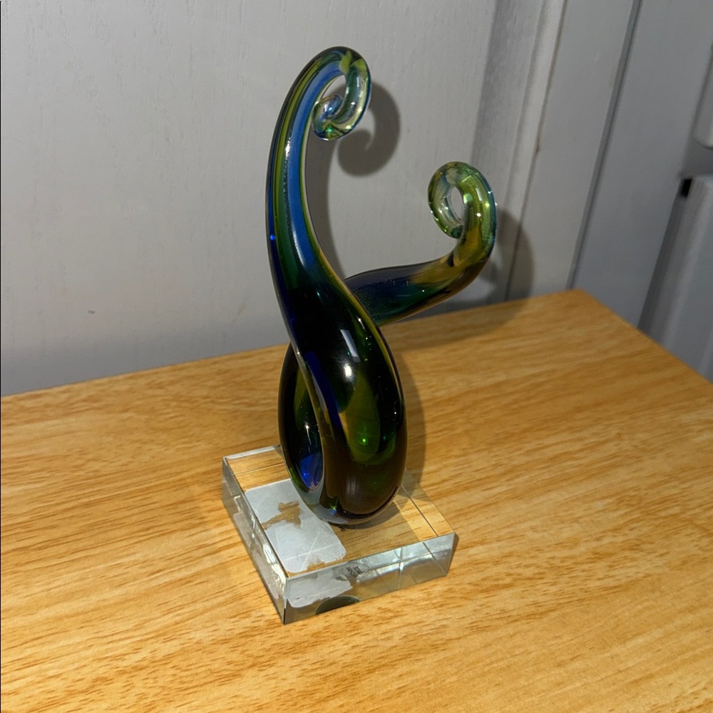 Elegant Twisting Glass Sculpture in Blue and Green - Picture 15 of 17